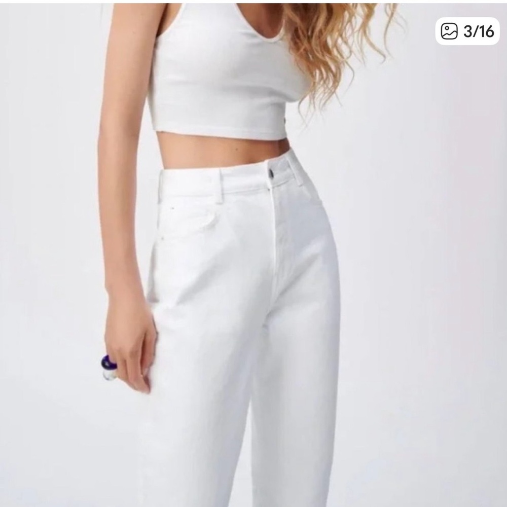 NWT ZARA Mom Fit High Rise Mom Leg, Ankle , Rigid. Size 0 White Jean